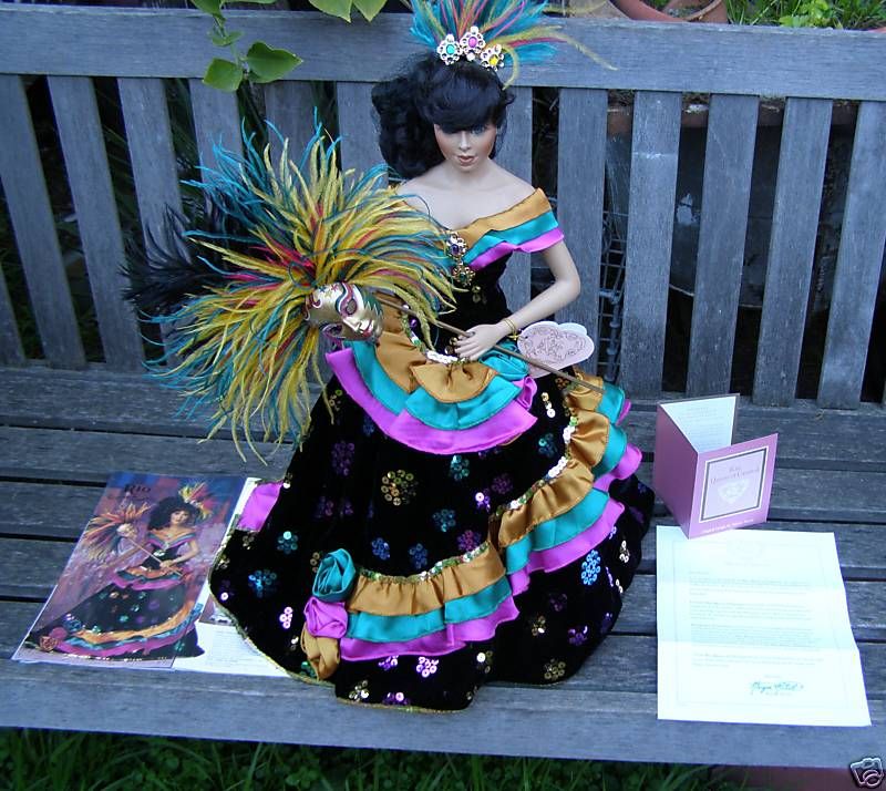 RARE FRANKLIN MINT RIO DE JANEIRO CARNIVAL DOLL SIGNED  