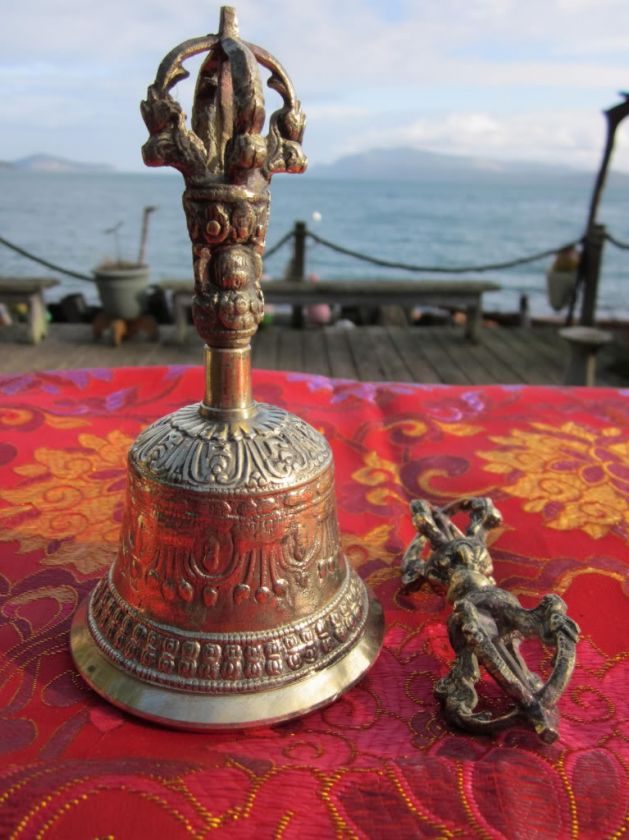   HANDCRAFTED REFUGEES TIBETAN BUDDHIST RITUAL BELL & DORJE SET NEPAL