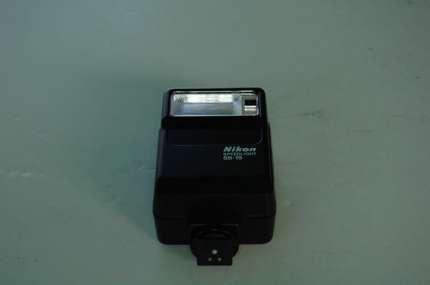 Nikon SB 19 flash speedlight SB19  